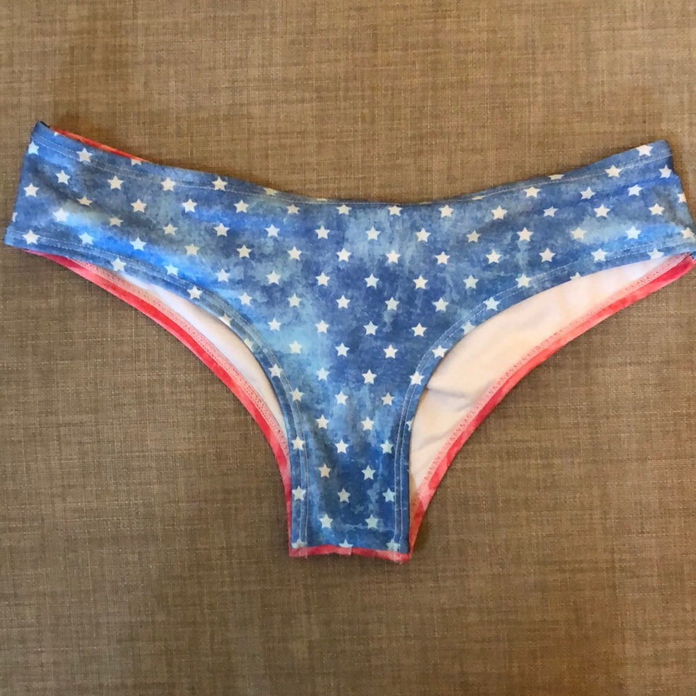 Cheeky bikini bottom
